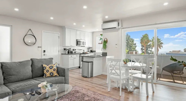 Stylish Home w Free Parking Near LA Hotspots 8