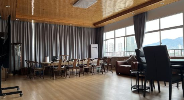Orange Hotel Yuxi Nie Er Music Plaza