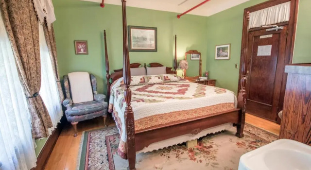Номер Standard The Edgewater Hotel
