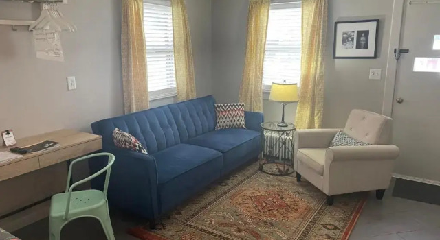 Modern Homestead Guest House, Buchen Sie Pension Reedsville West Virginia