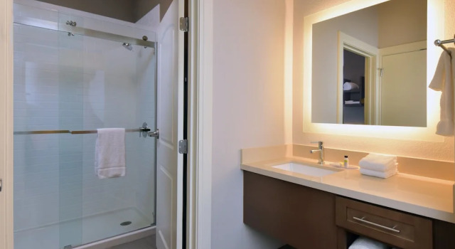 Люкс c 1 комнатой Staybridge Suites Wisconsin Dells - Lake Delton, an Ihg Hotel