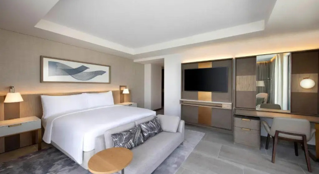 Люкс Ambassador Курортный отель Hilton Abu Dhabi Yas Island