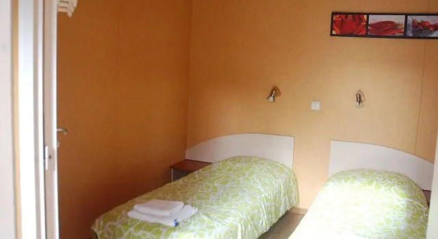 Domaine du Grand Chêne, Book Hotel Hotels in Fréjairolles with Parking, Parking