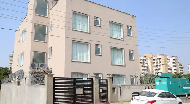 Pacific Inn Suites - Sector 45, Забронировать Отель Гургаон 