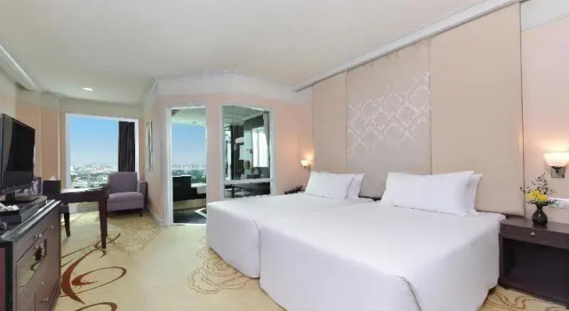 Двухместный номер Standard Miracle Grand Convention Hotel