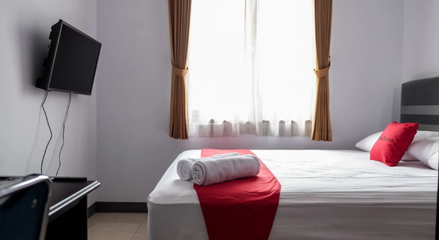 RedDoorz near Supermall Karawaci 2, Boek Hotel Curug West Java