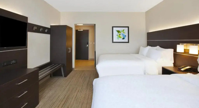 Четырёхместный номер Standard Holiday Inn Express - Auburn Hills South by IHG