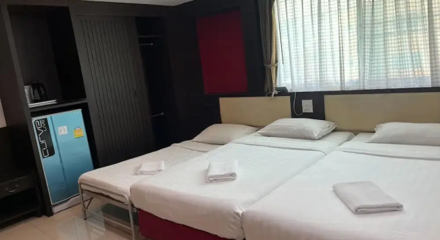 Двухместный номер Deluxe с балконом Gusto Pratunam Hotel