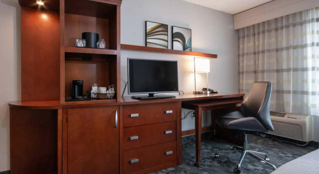 Двухместный номер Standard Courtyard by Marriott Charlotte Lake Norman