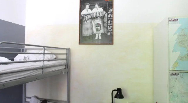 Кровать в общем номере (женский номер) Die Fabrik - Hostel