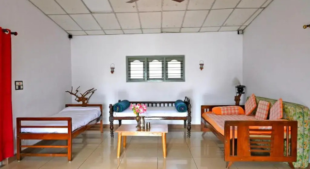 Giridarshini Homestay - Pool, Falls, Home Food & Estate, Rezervovat Hotel Hotely v Bangalore s parkováním, Parkování