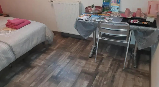 Locabreizh 22, Rezerwuj Hotel Hotele w Plourivo z parkingiem, Parking