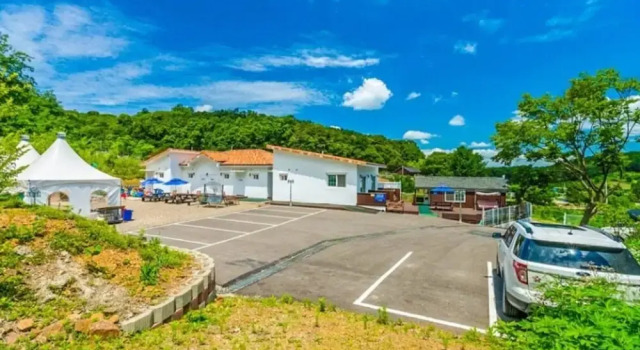 Paju Pension Hill, Buchen Sie Hotel Hotels in Paju mit Pool, Schwimmbad