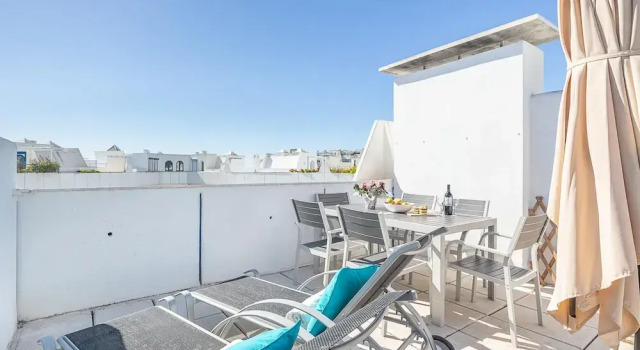 Апартаменты Marbella Pool House Ph24 on sea Shore