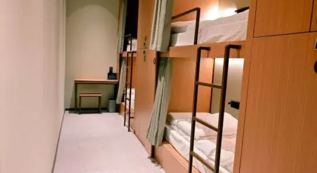 Кровать в общем номере (мужской номер) Hemu Youth Hostel Hotel (Guomao)