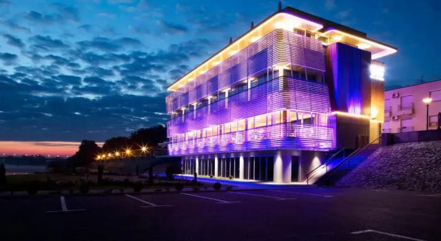 Hotel Navis, Забронировать Отель Орашье Республика Сербская