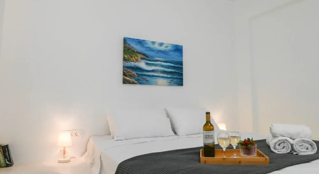 Апартаменты Serenite 2 Bd Santorini Getaway with Sea View