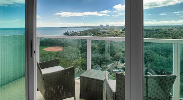 Двухместный номер Deluxe с балконом Private Residences at Hotel Arya by SoFLA Vacations