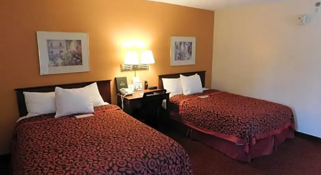 Номер Deluxe Days Inn & Suites by Wyndham Cedar Rapids
