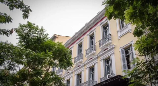 Athinas Street Inn, Забронировать Отель Отели Афины с парковкой, рядом с Театр Каролос Коун "Театрон технис", Парковка