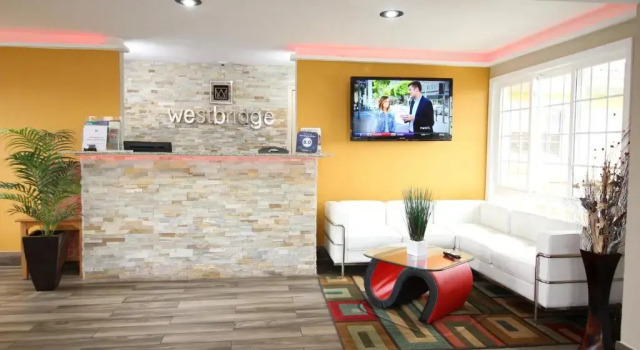Четырёхместный номер Standard Westbridge Inn & Suites