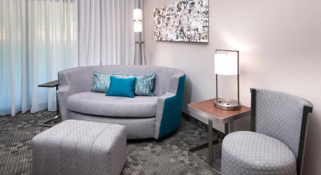 Двухместный люкс Courtyard by Marriott Pensacola