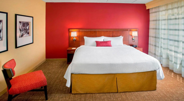 Двухместный люкс c 1 комнатой Courtyard by Marriott Tarrytown Westchester County