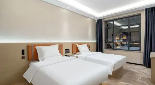 Люкс Deluxe Tekes Shangcheng International Hotel (Bagua City Center Taiji Altar)