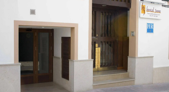 Hostal Jume - Urban Rooms