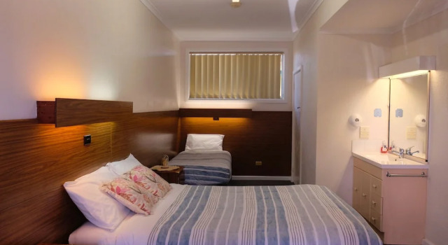 Bamboo Motor Inn