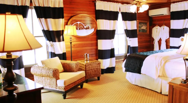 Одноместный клубный номер Standard с балконом The Riverview Hotel - New Smyrna Beach
