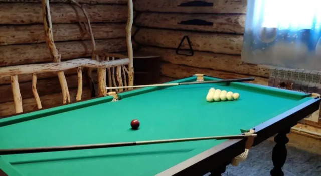 Beloyarsky goryachy istochnik, Prenota Hotel Beliy Yar Tomsk Region