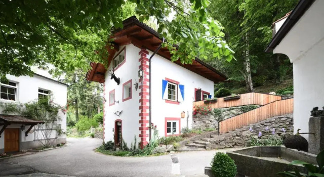 Коттедж Castel Campan