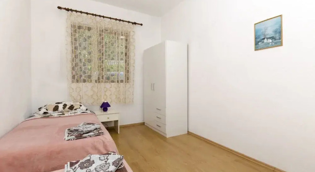 Apartment Milan, Забронировать Апартаменты/квартира Отели Врбоска с парковкой, рядом с Частный Пляж «Виллы Эмма», Парковка