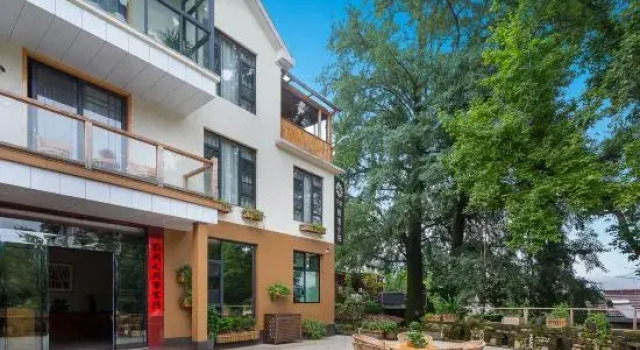 Floral Hotel ·Baimaya Fengxiang Yard hotel