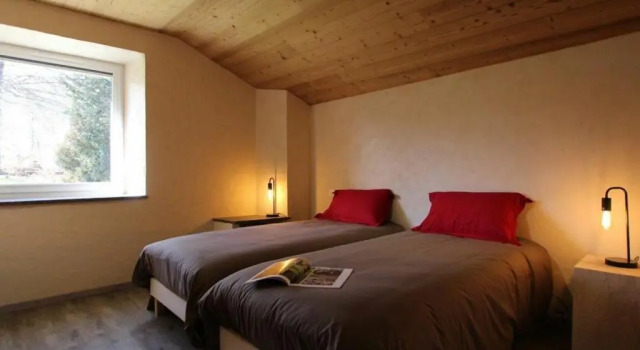 MAISON SAINT-JEURES, 5 PIèCES, 11 PERSONNES - FR-1-582-43