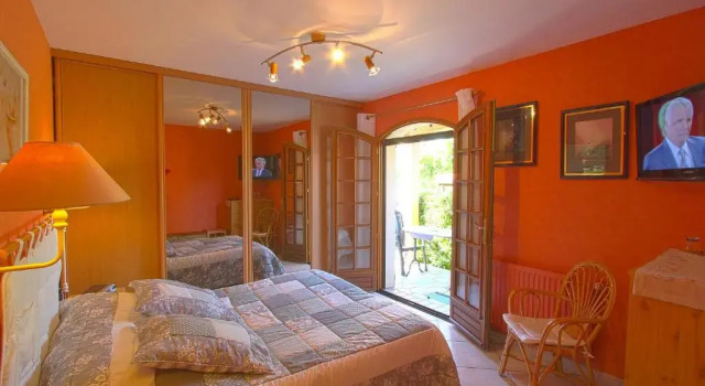 La Planquette, Book Bed and Breakfast Hoteller i Camelas med parkering, Parkering