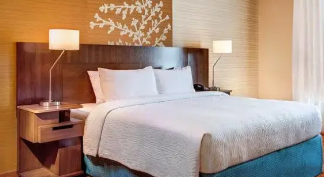 Кровать в общем номере Fairfield Inn & Suites Sioux Falls Airport