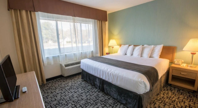 Groton Inn & Suites, Buchen Sie Hotel Groton Massachusetts