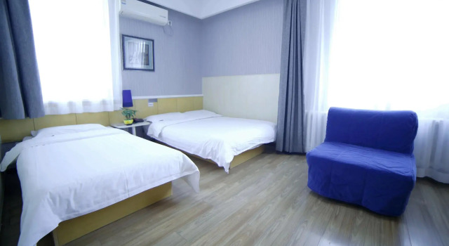 Семейный номер Standard Beijing Sicily Hotel