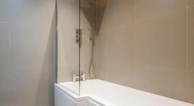 Четырёхместный номер Standard Derwent Manor Boutique Hotel
