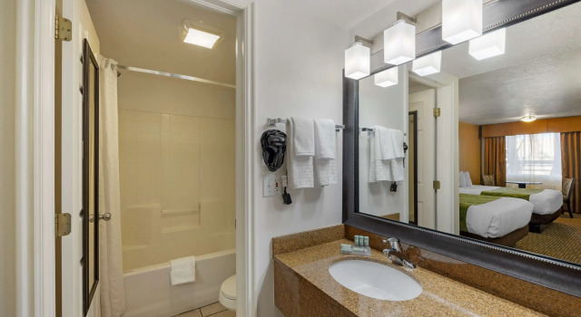 Четырёхместный люкс Best Western Mesquite Inn