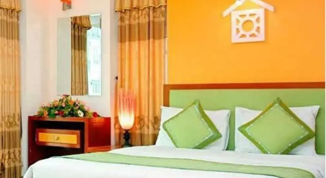 Van Mieu Hotel