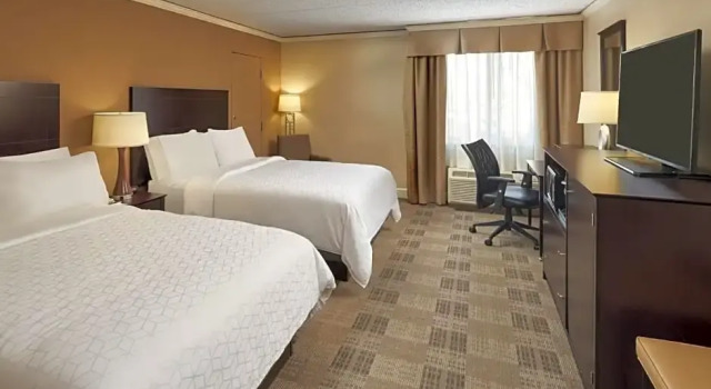 Четырёхместный номер Executive Wyndham Executive Center Columbia