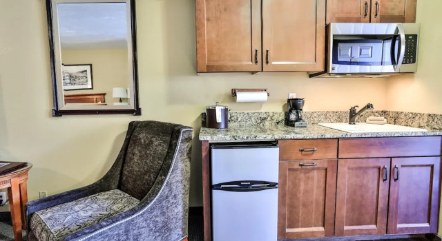 Четырёхместный люкс Deluxe The Springs Resort & Spa