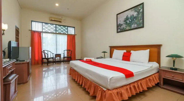 Полулюкс RedDoorz near Transmart Pangkal Pinang