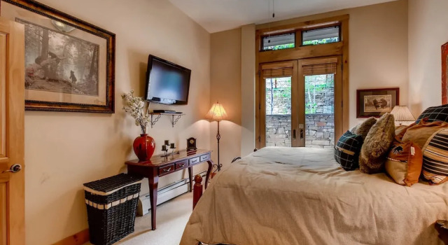 Luxury 3br Ski In-out /firepit, Pool, Sauna 3 Bedroom Condo by RedAwning, Varaa Huoneisto Keystone Roosevelt National Forest