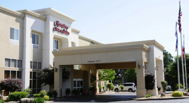 Hampton Inn & Suites Red Bluff, Buchen Sie Hotel Red Bluff Kalifornien