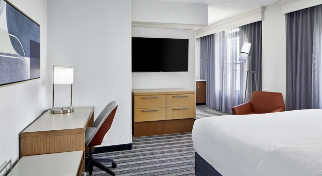 Двухместный номер Standard с видом на город Courtyard by Marriott Nashville Downtown