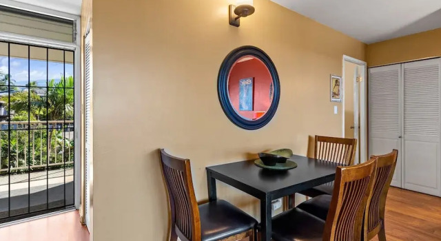 Kalama Terrace P-307 - 3rd-floor Walkup, 7 min Walk to Charley Young Beach, AC!
